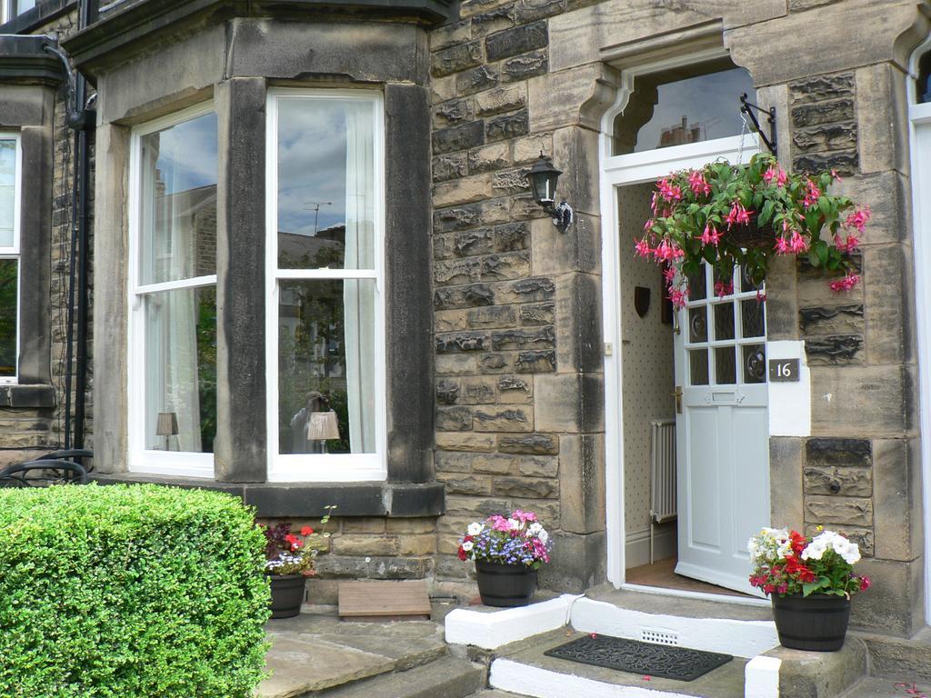 16 Franklin Bijou Boutique Bed & Breakfast Harrogate Exterior foto
